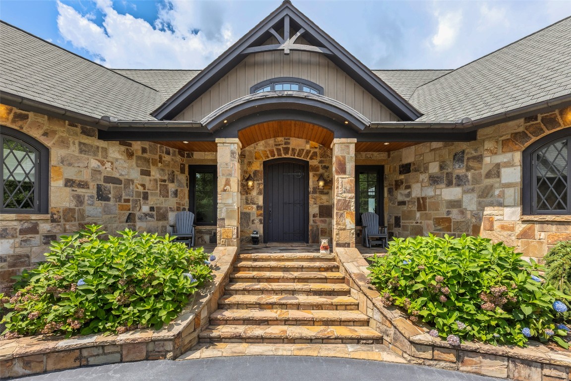 871 Garnet Rock Trail