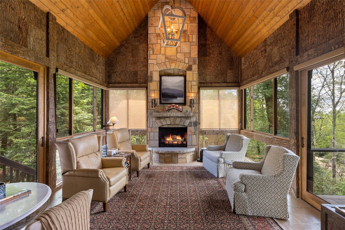 871 Garnet Rock Trail