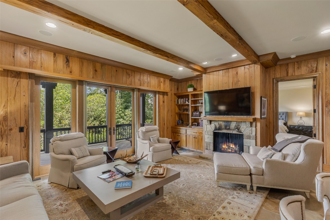 871 Garnet Rock Trail