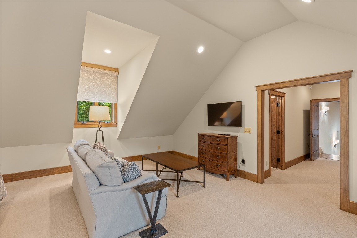 871 Garnet Rock Trail