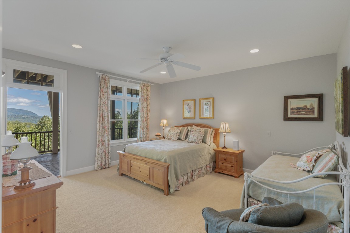 598 Parsons View