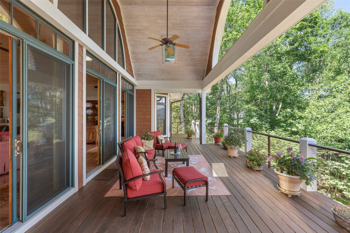 598 Parsons View