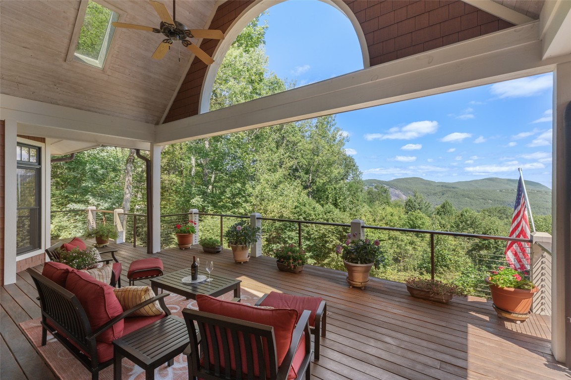 598 Parsons View