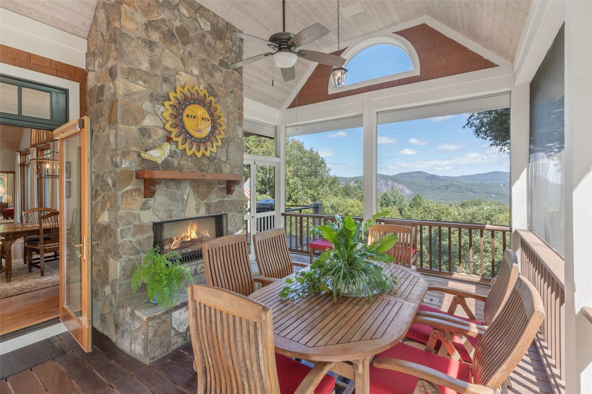 598 Parsons View