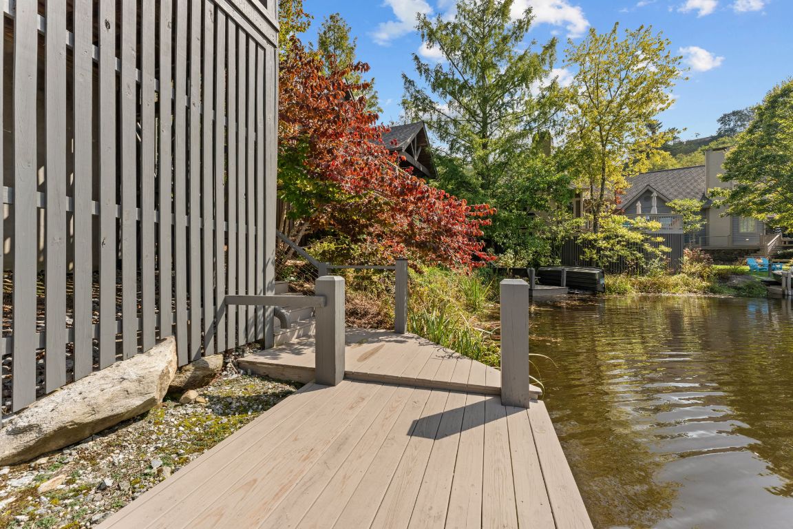 448 Lake Villas Way