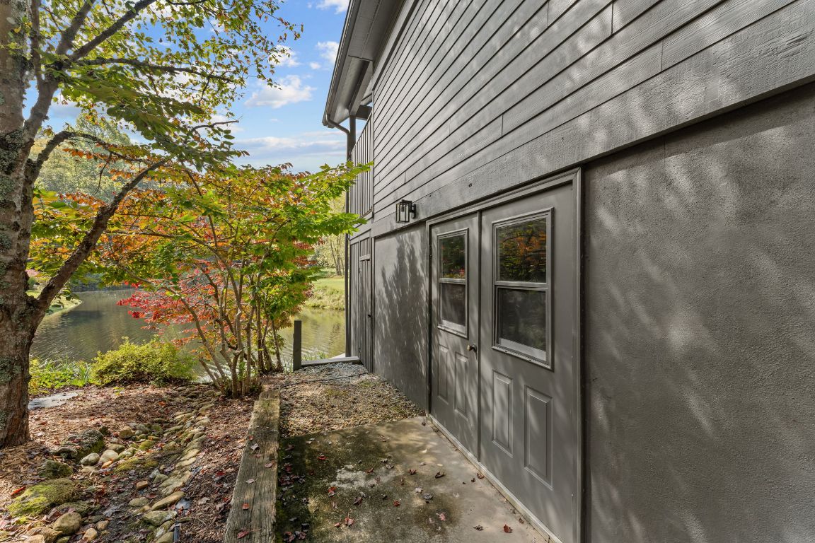 448 Lake Villas Way