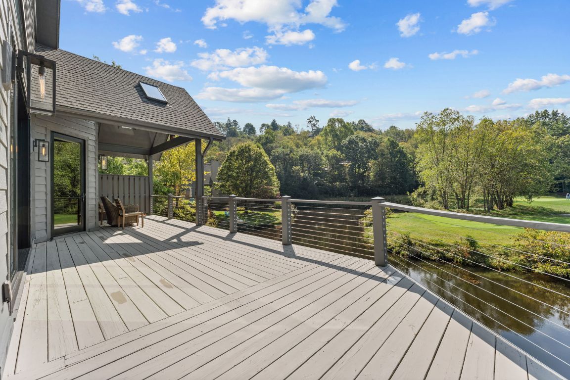 448 Lake Villas Way