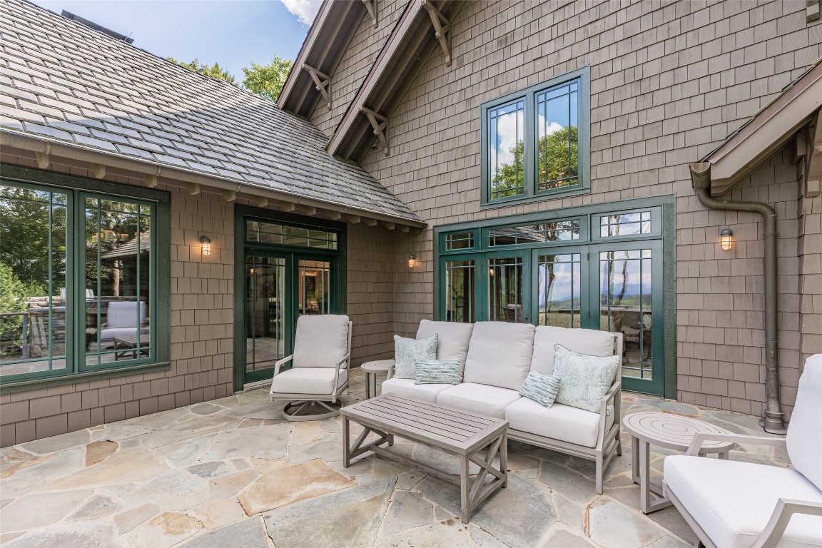 812 Ravenel Ridge Road