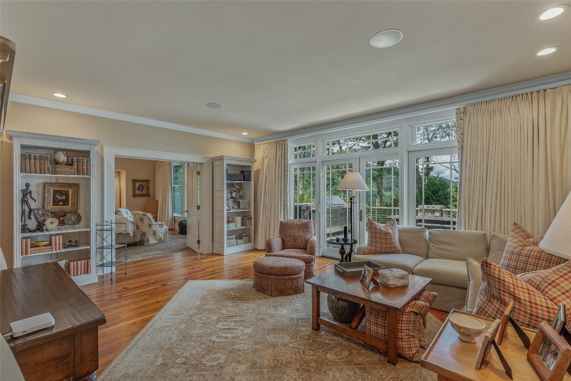 812 Ravenel Ridge Road