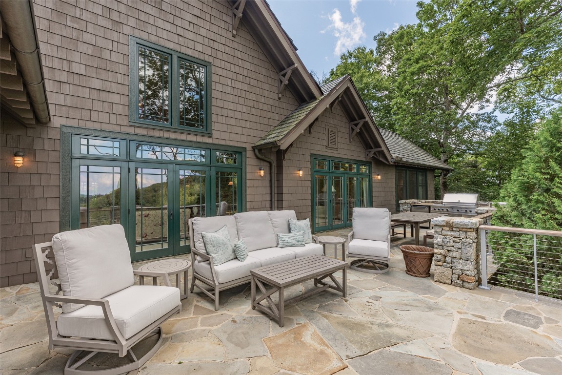 812 Ravenel Ridge Road