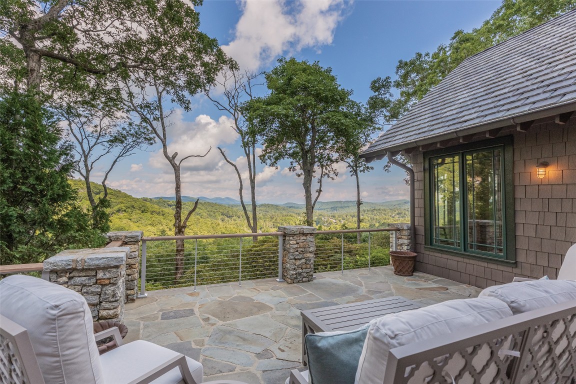 812 Ravenel Ridge Road