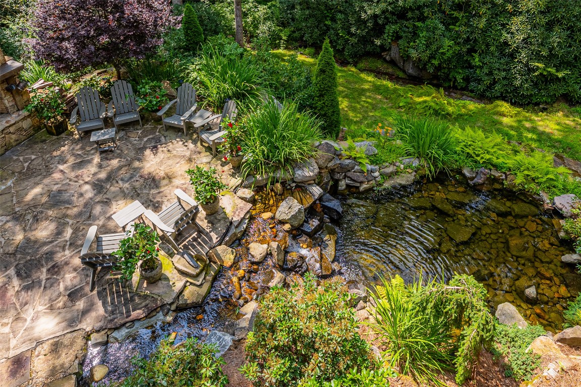 285 Streamside Drive