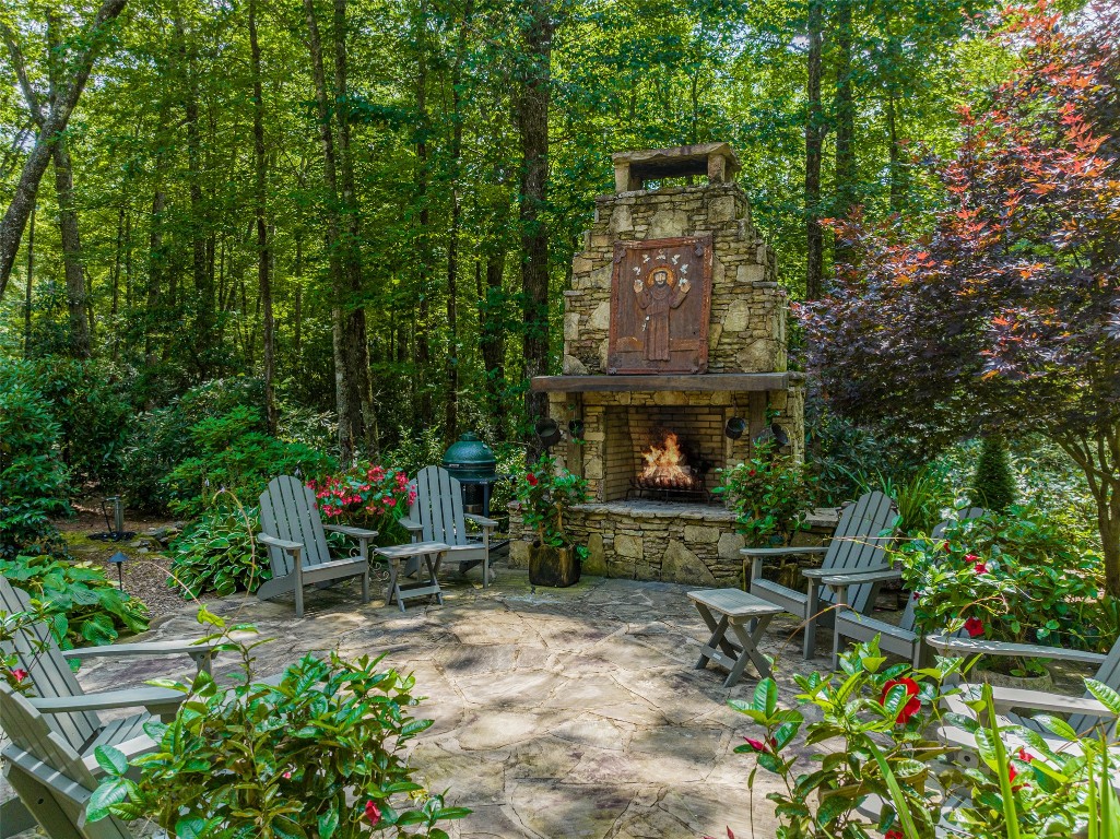 285 Streamside Drive