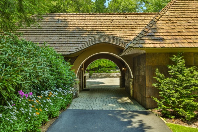 815 Ravenel Ridge Road