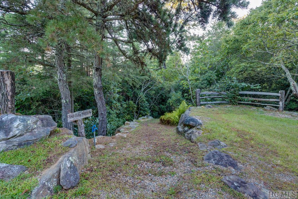 500/502 Sheer Rock Road