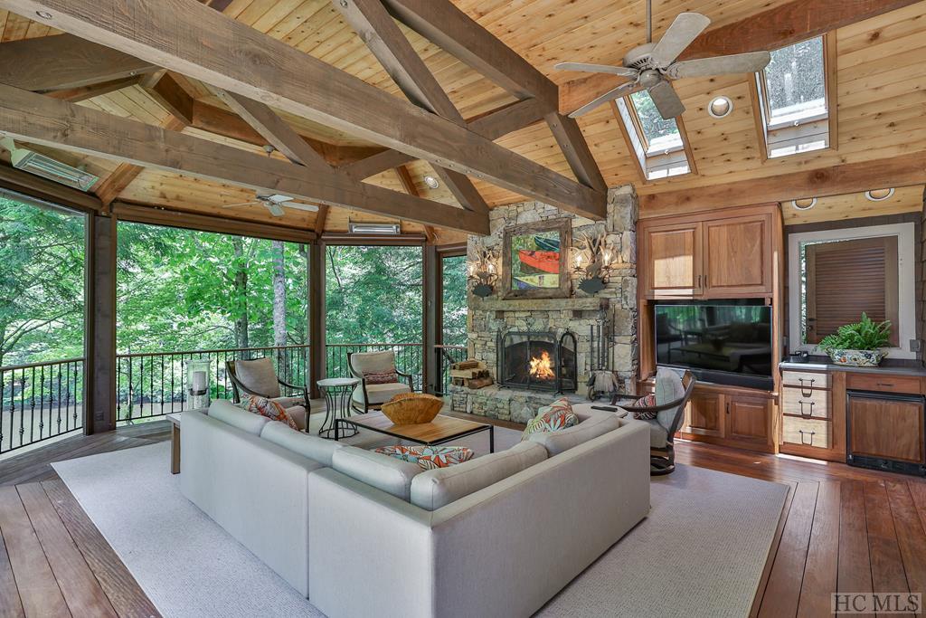 65 Ravenel Point