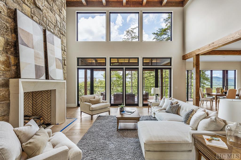 979 Garnet Rock Trail