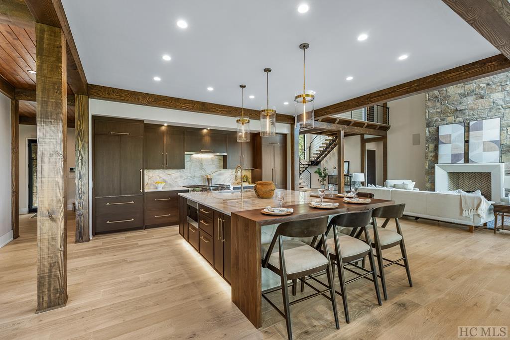 979 Garnet Rock Trail