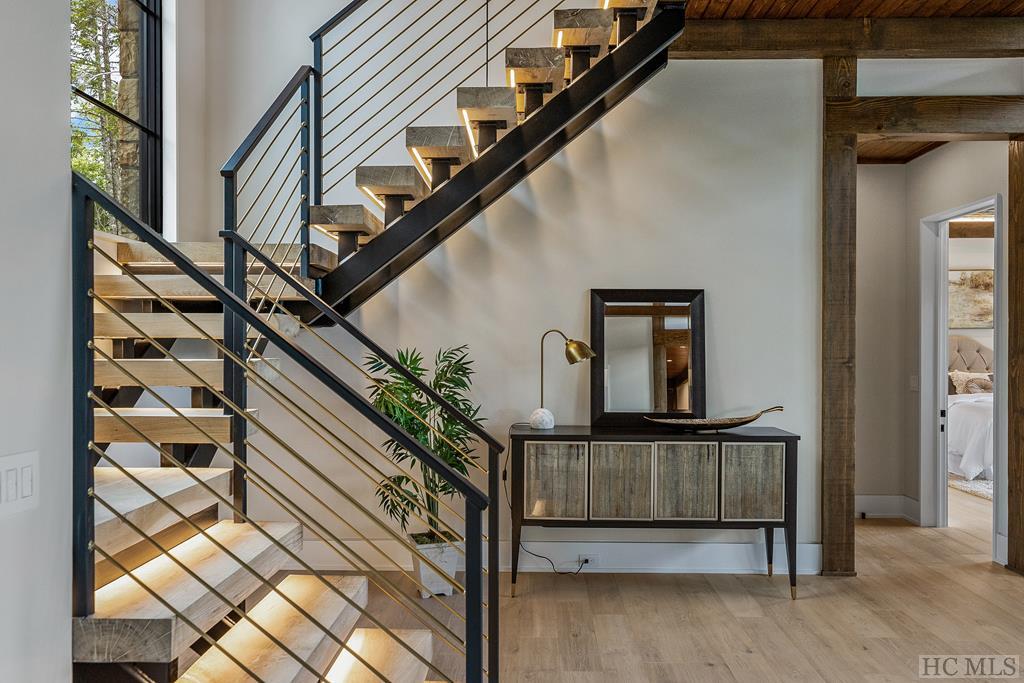 979 Garnet Rock Trail