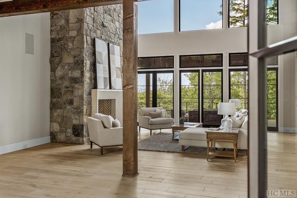 979 Garnet Rock Trail