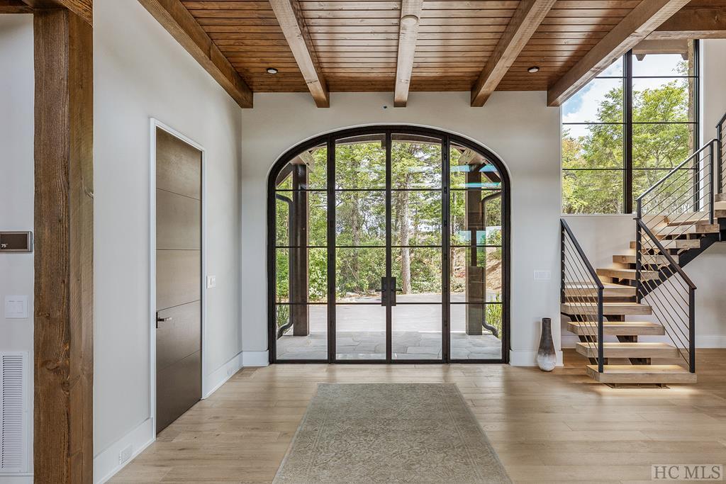 979 Garnet Rock Trail