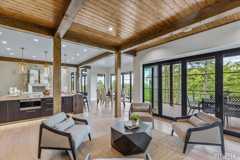 979 Garnet Rock Trail