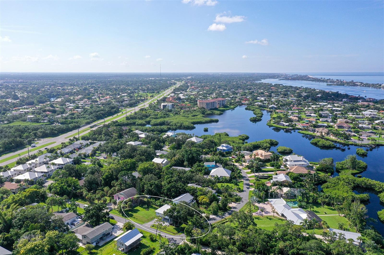 216 SHORELAND DR