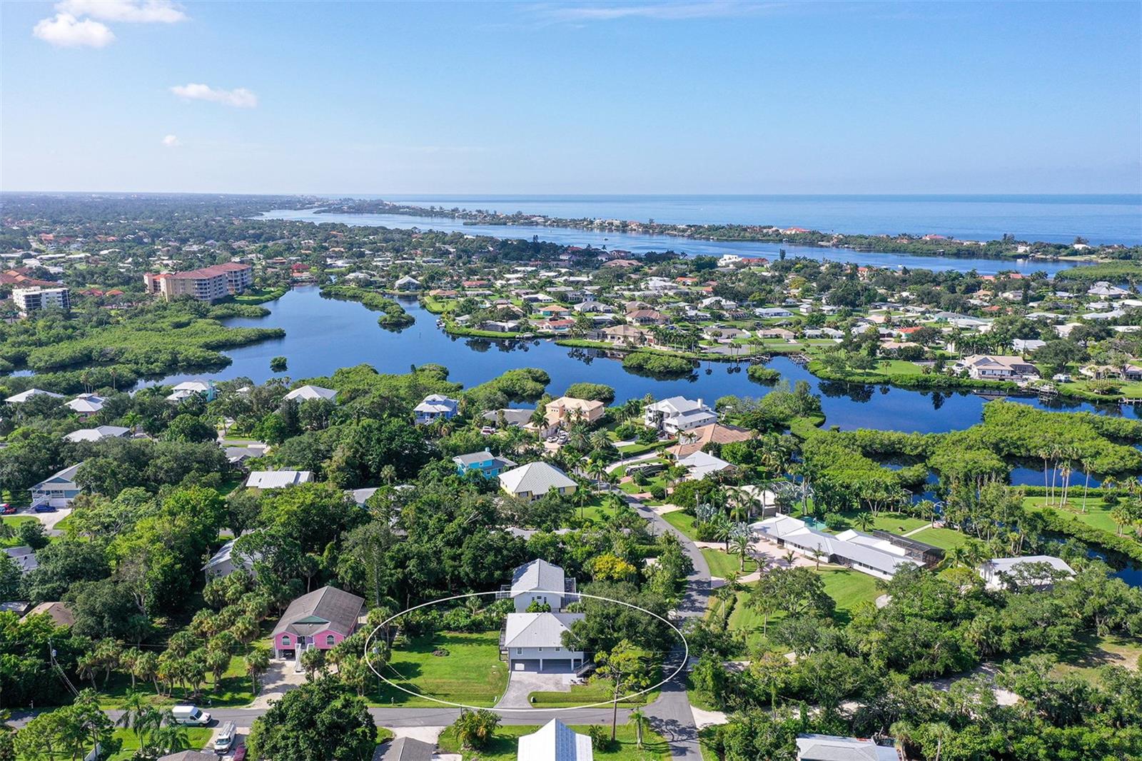 216 SHORELAND DR