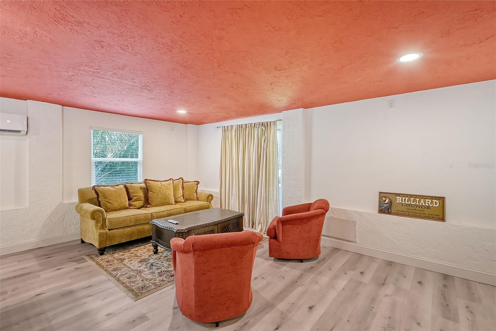 216 SHORELAND DR