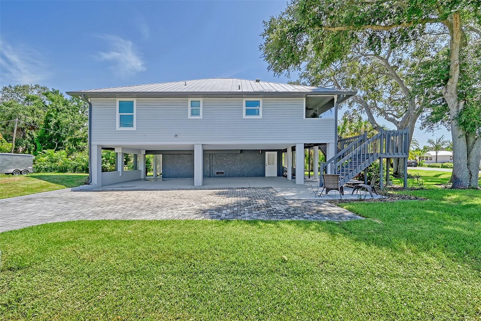 216 SHORELAND DR