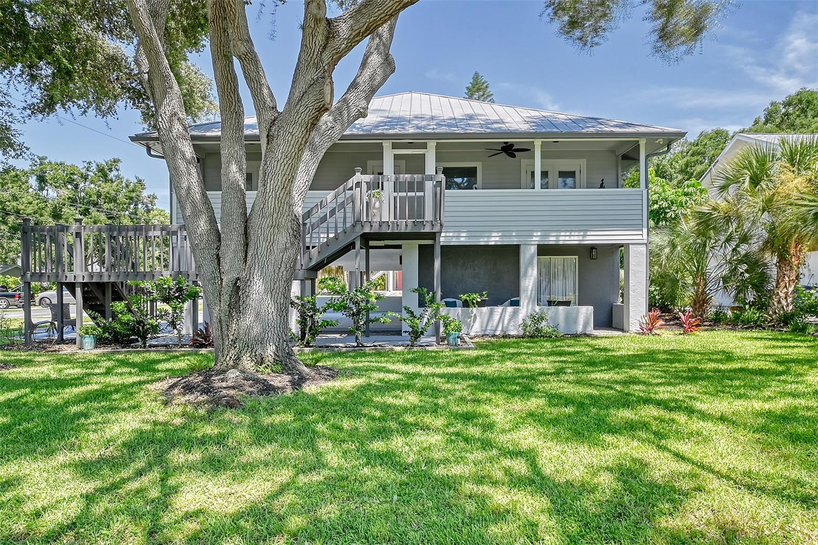 216 SHORELAND DR