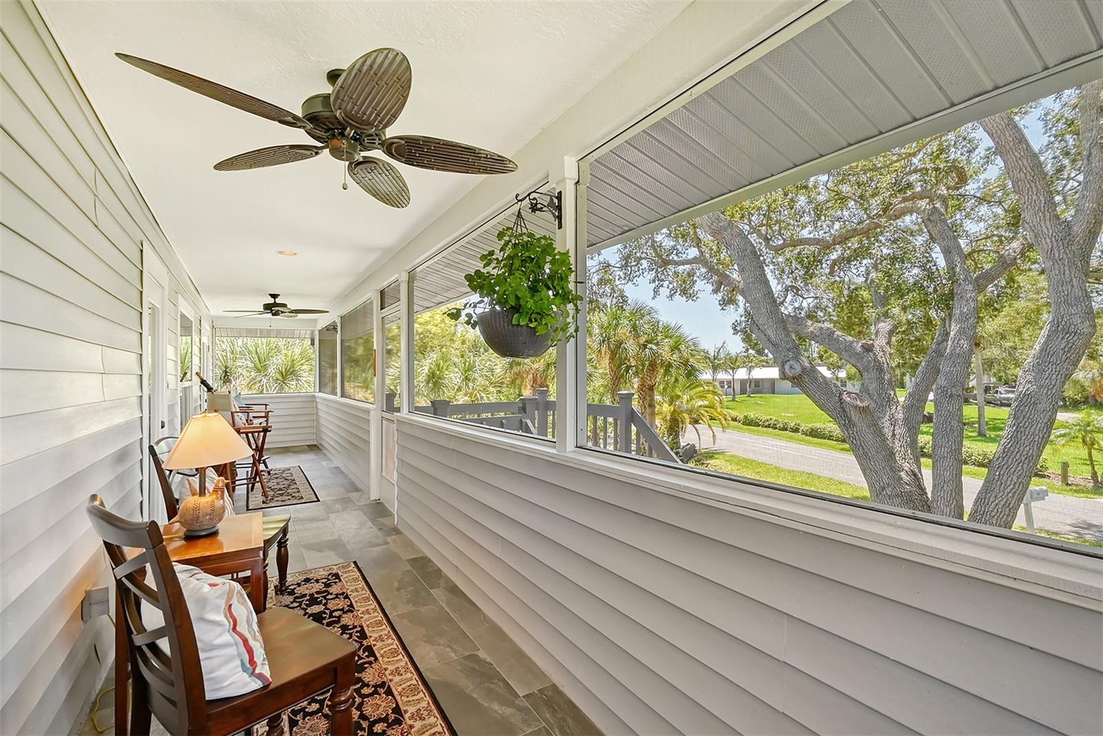 216 SHORELAND DR