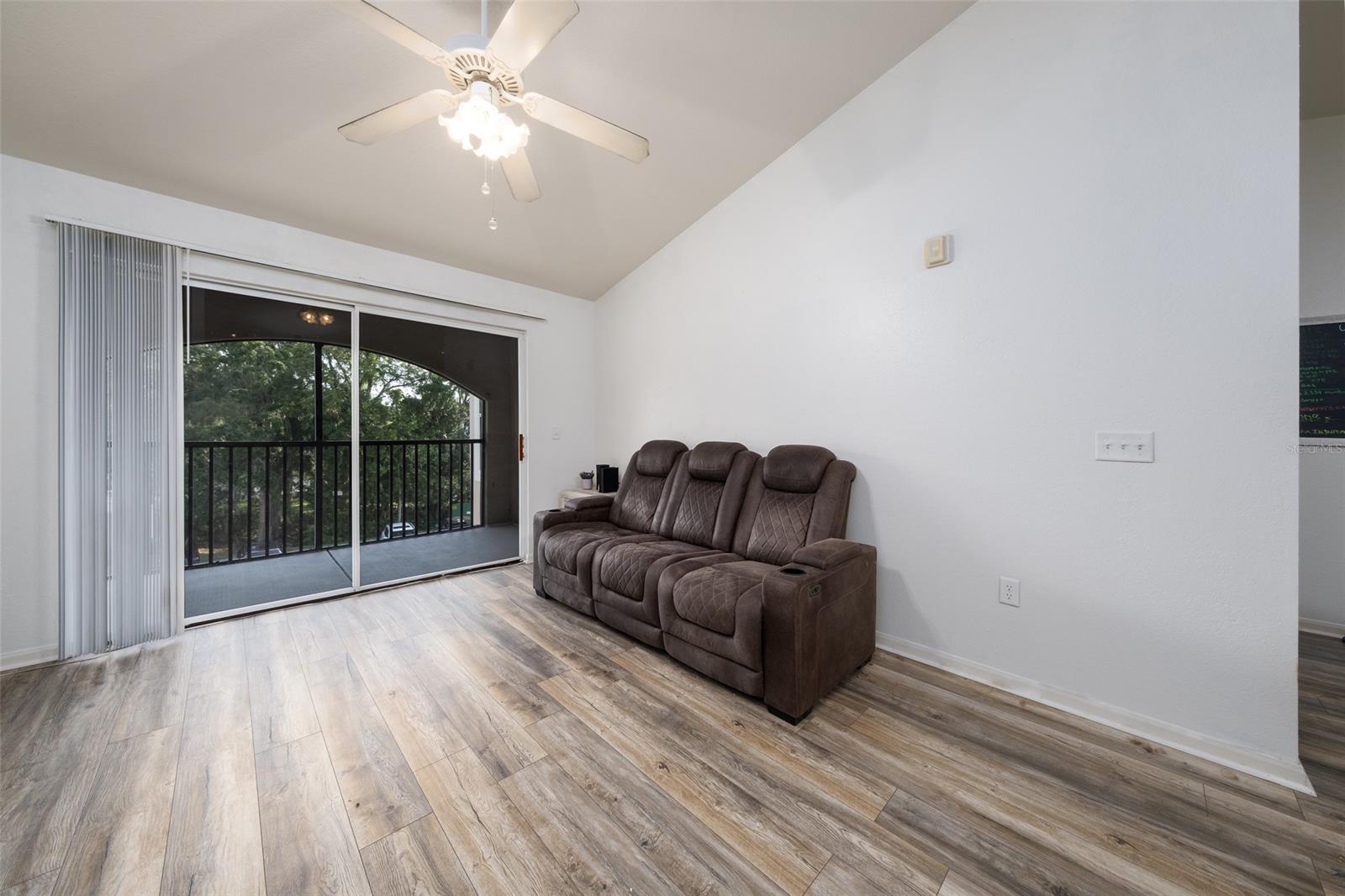 940 Village TRAIL Unit: 9-303