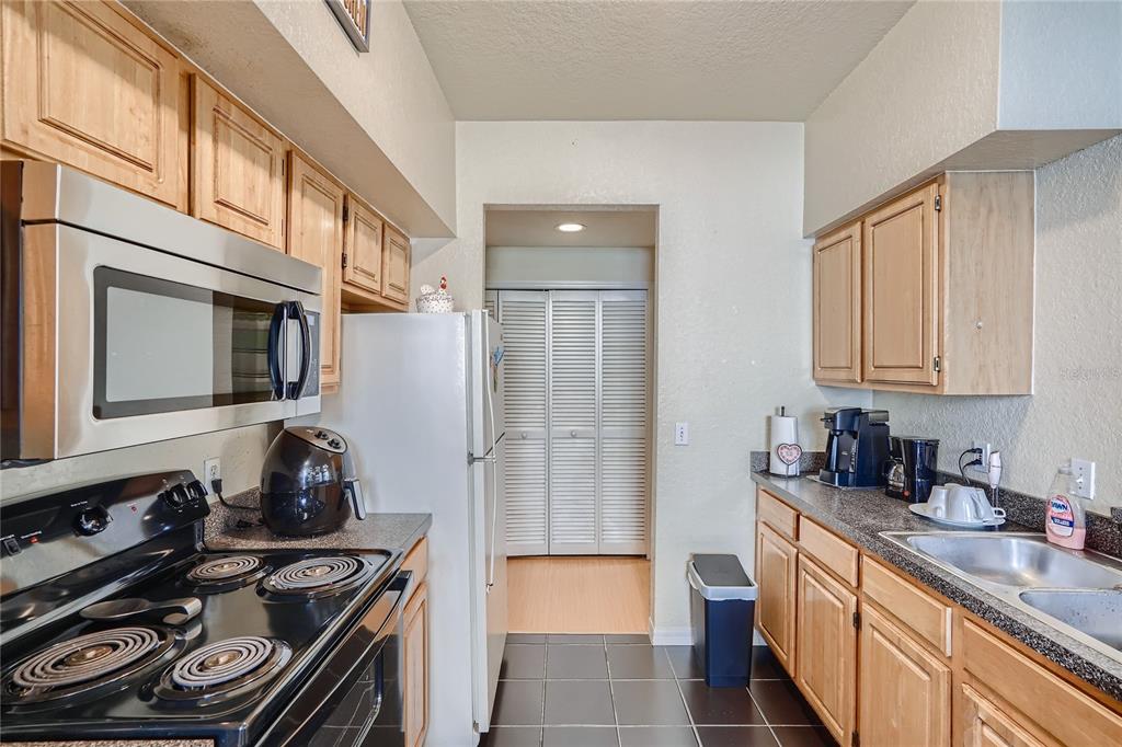 6017 WESTGATE DR #913