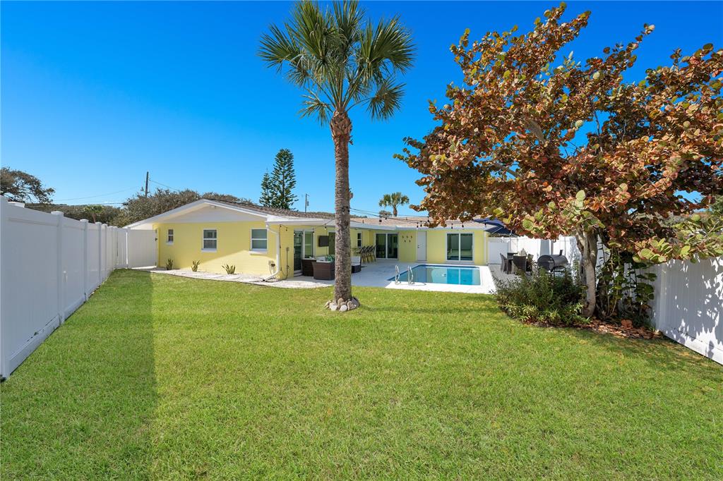814 OAKVIEW DRIVE