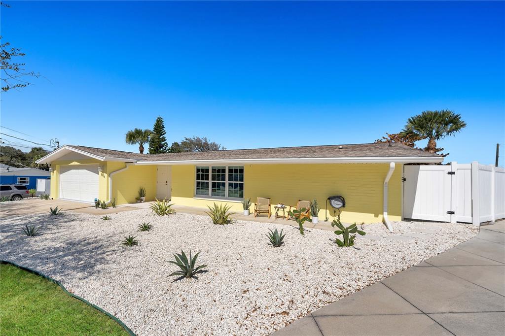 814 OAKVIEW DRIVE