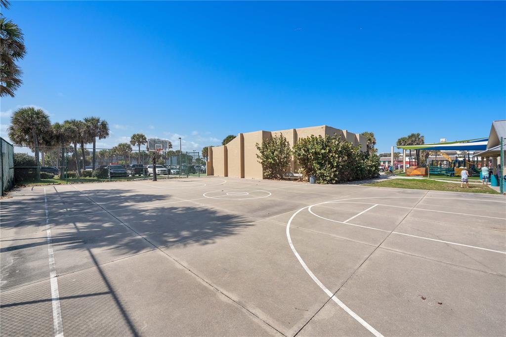 814 OAKVIEW DRIVE