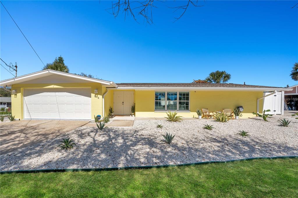 814 OAKVIEW DRIVE