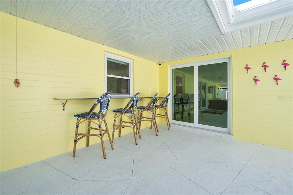 814 OAKVIEW DRIVE
