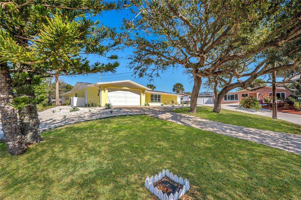 814 OAKVIEW DRIVE