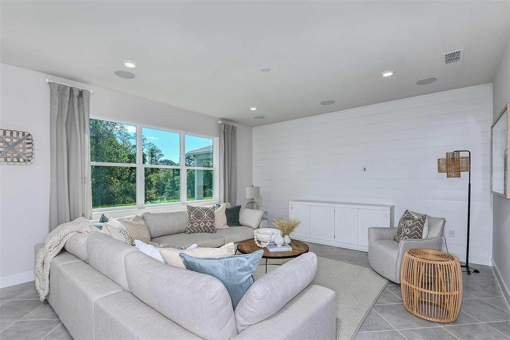 4587 GLIDING WAVE ST