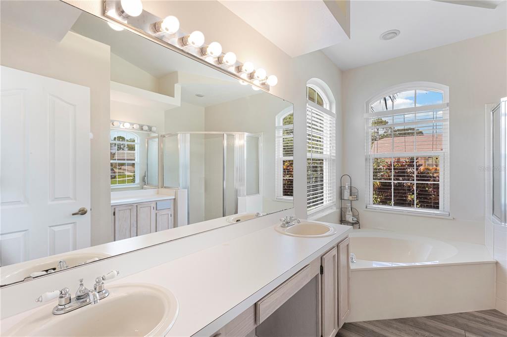 2701 GRETAGREEN CT