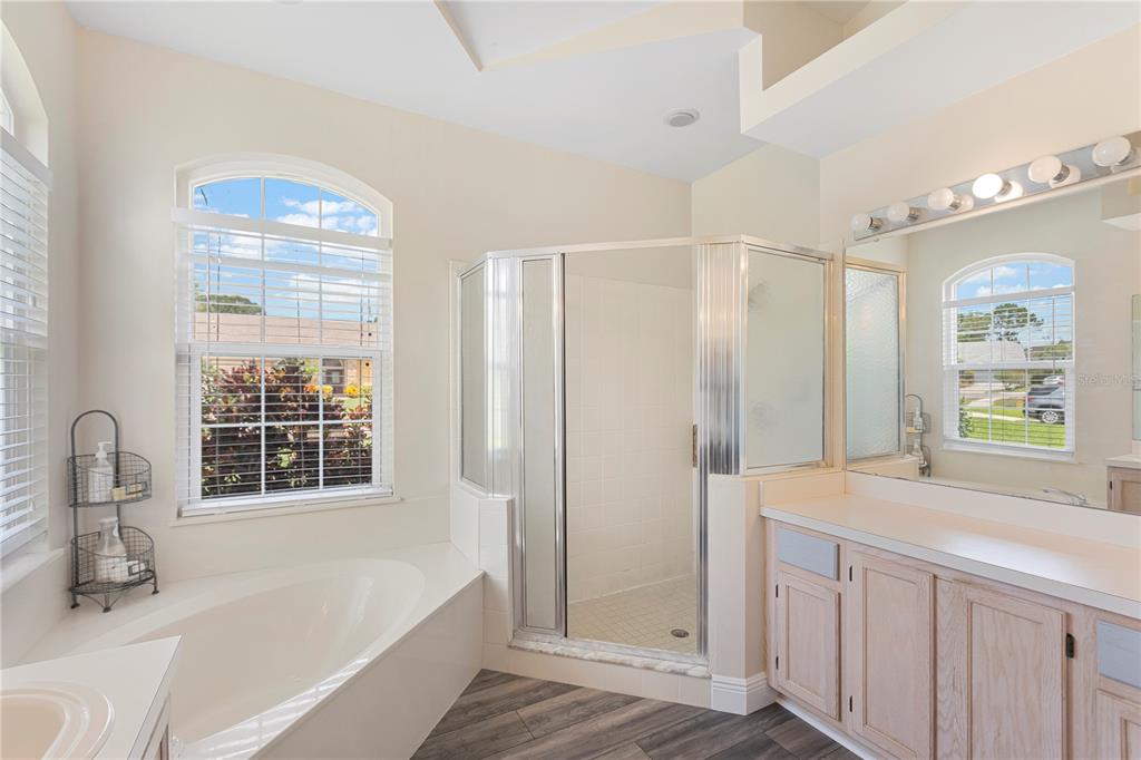 2701 GRETAGREEN CT