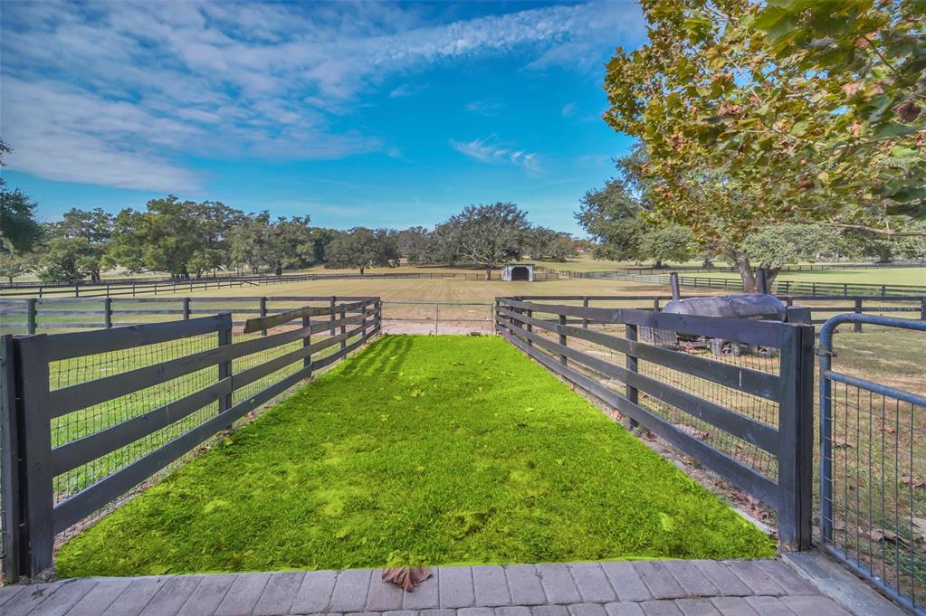 32245 EQUESTRIAN TRL