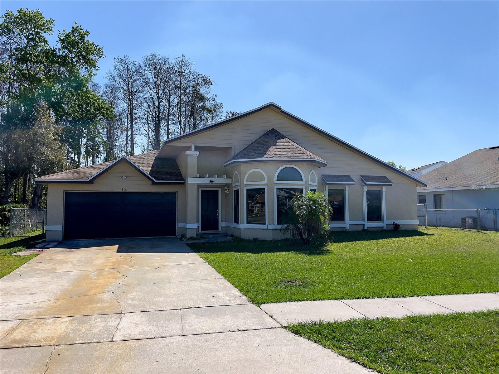 806 VERMONT WOODS LN