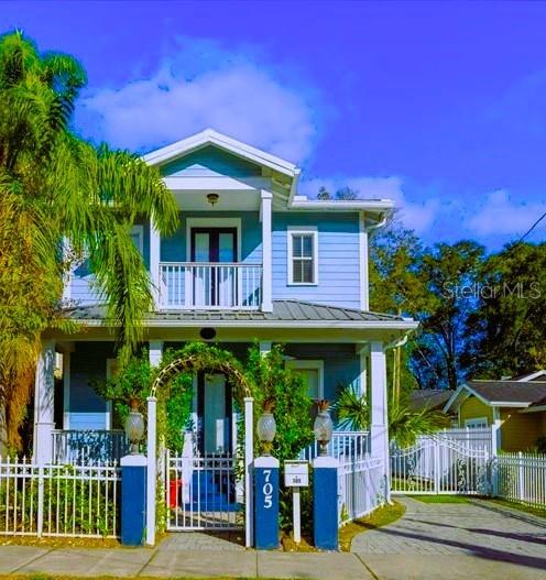 705 E AMELIA ST