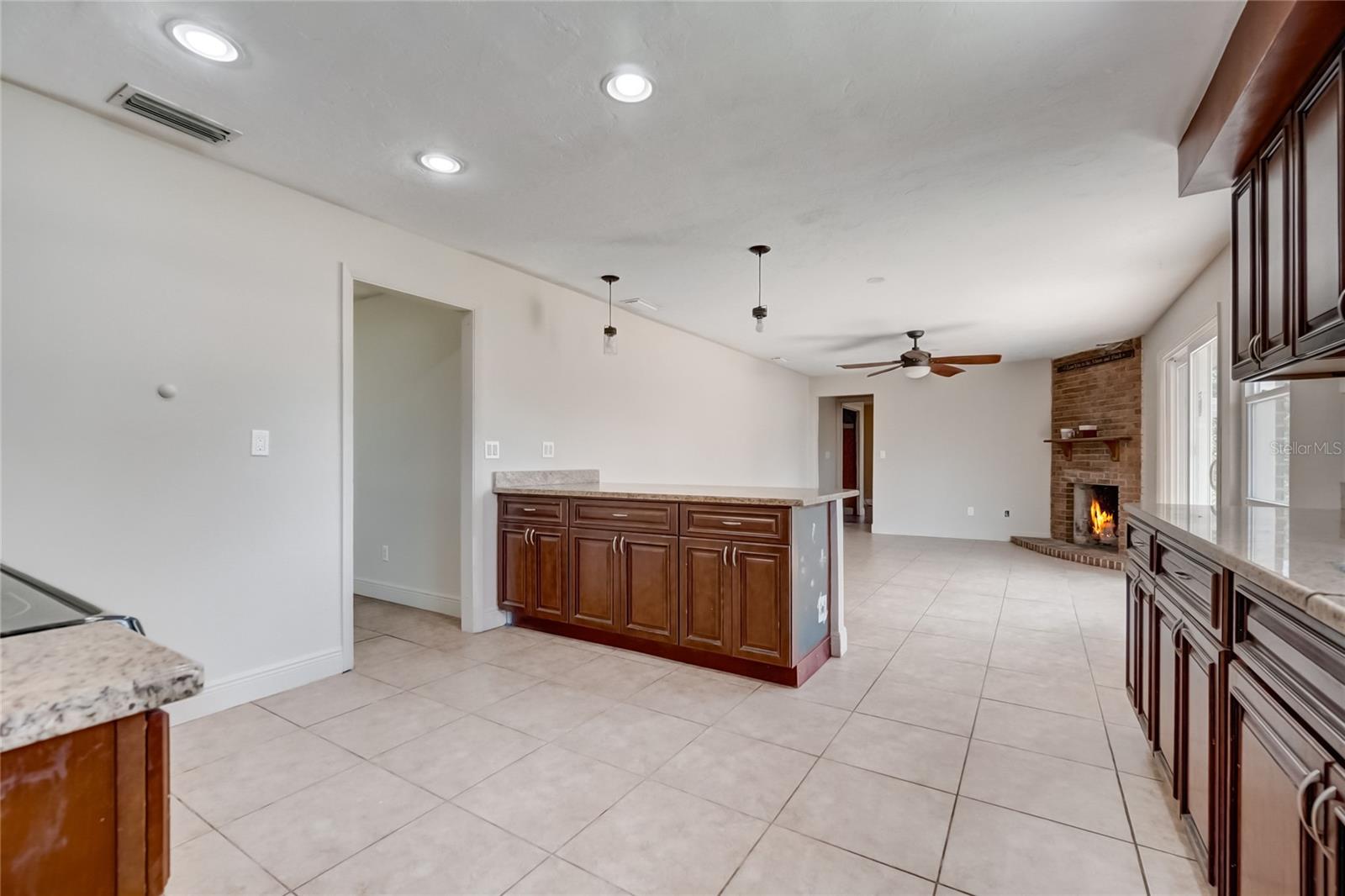 3310 ROYAL PALM DR