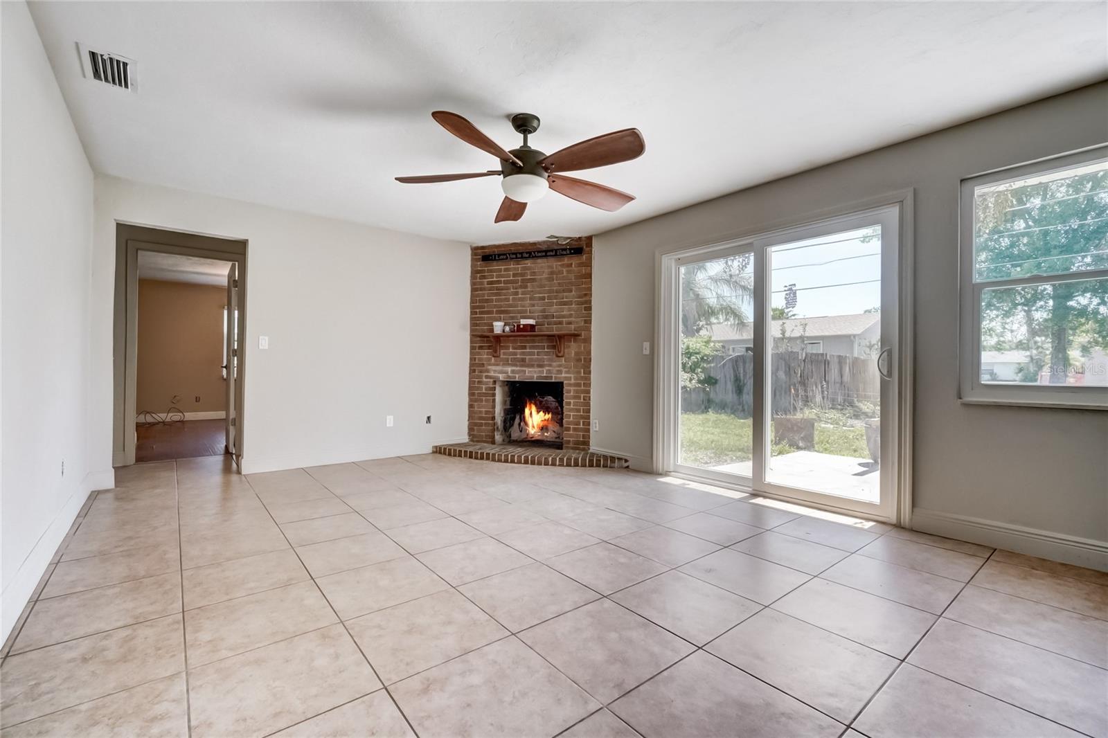 3310 ROYAL PALM DR