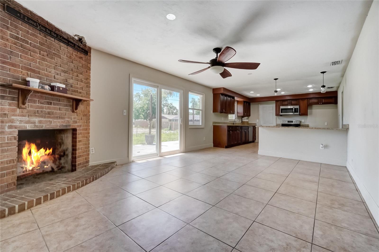 3310 ROYAL PALM DR