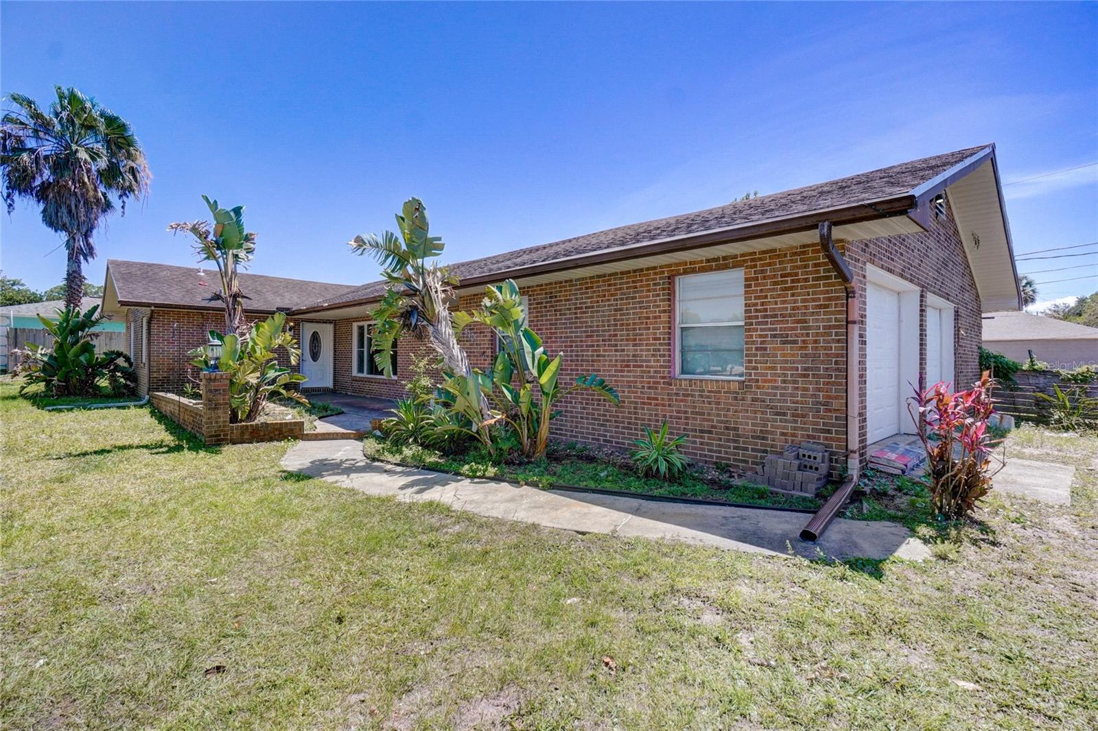 3310 ROYAL PALM DR